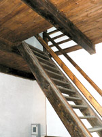 Лестницы на верхние ярусы. Им около 60-ти лет.