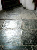 Чугунные плиты пола с Демидовских времен
