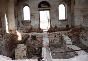 Вид от южной двери.