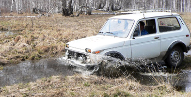 Один из бродов. Глубина - по колено.