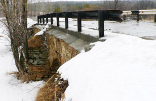 Мост. Так он выглядит теперь... 
