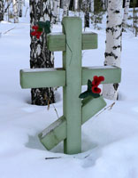  Крест в память о стоявшем тут соборе 